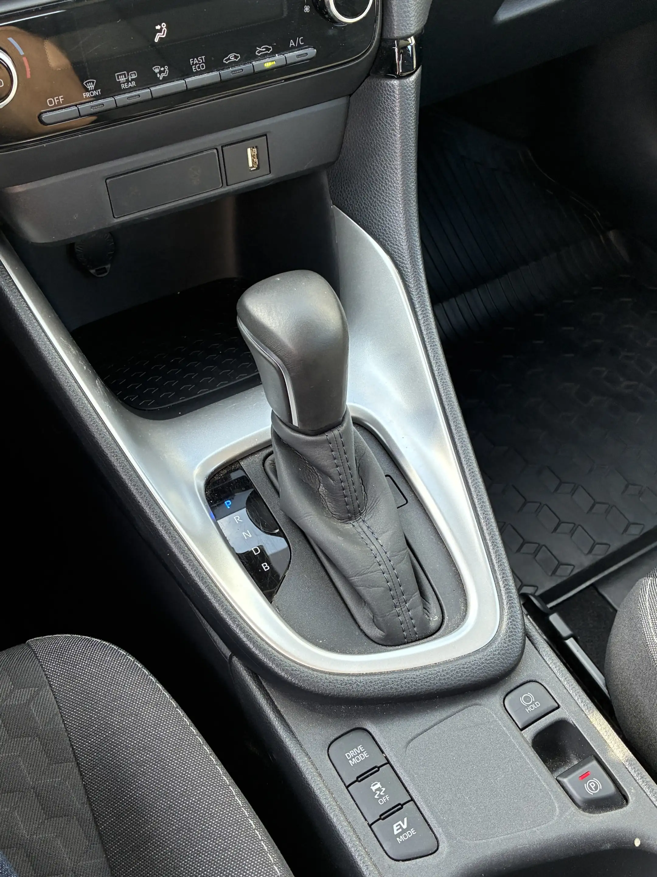 Toyota Yaris 1.5 Hybrid Dynamic Automaat | Achteruitrijcamera | — photo 10