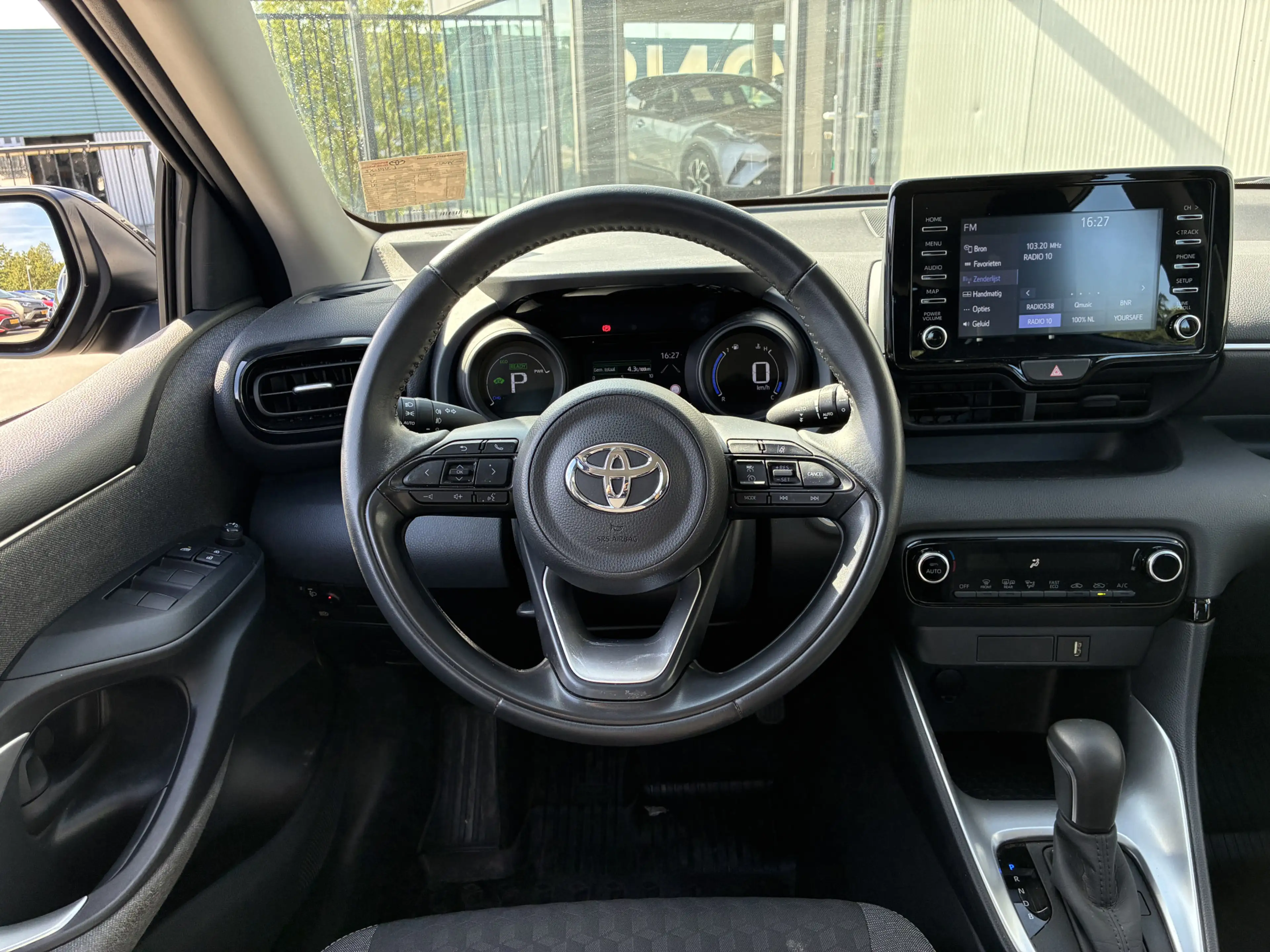 Toyota Yaris 1.5 Hybrid Dynamic Automaat | Achteruitrijcamera | — photo 11