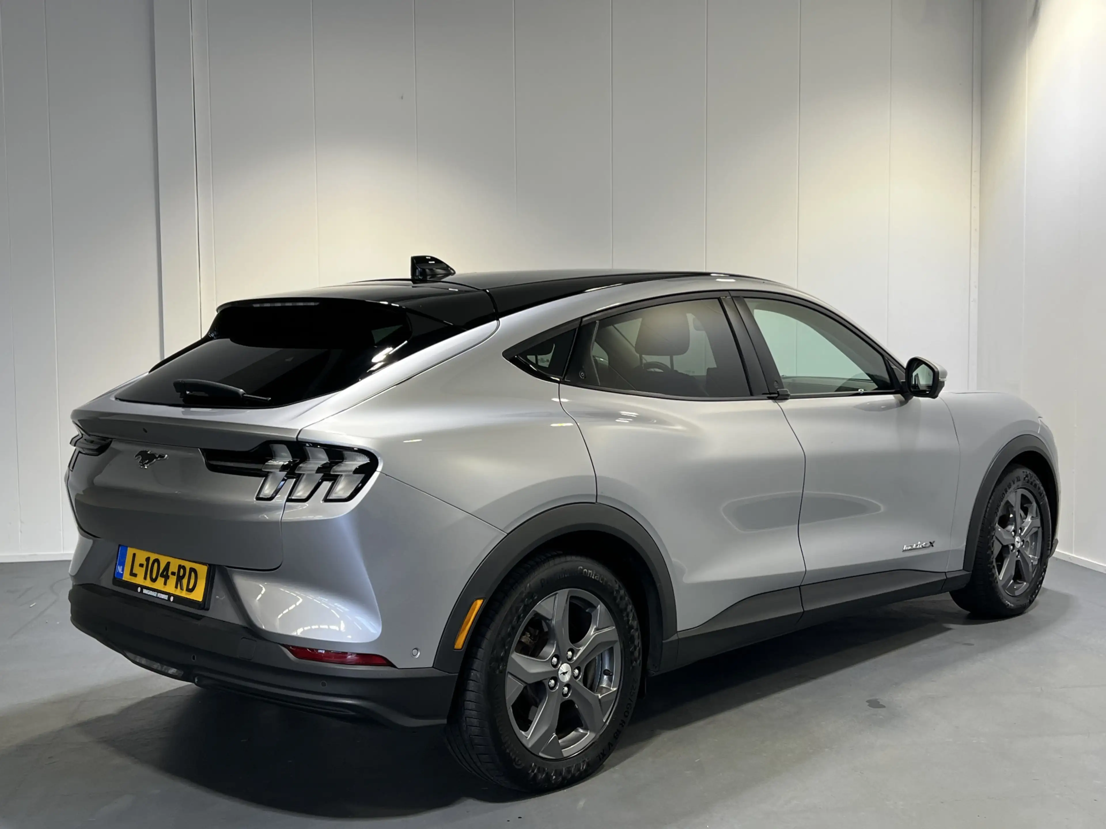 Ford Mustang Mach-E Extended RWD 98 kWh | Navigatie/Android/Apple Carp — photo 2