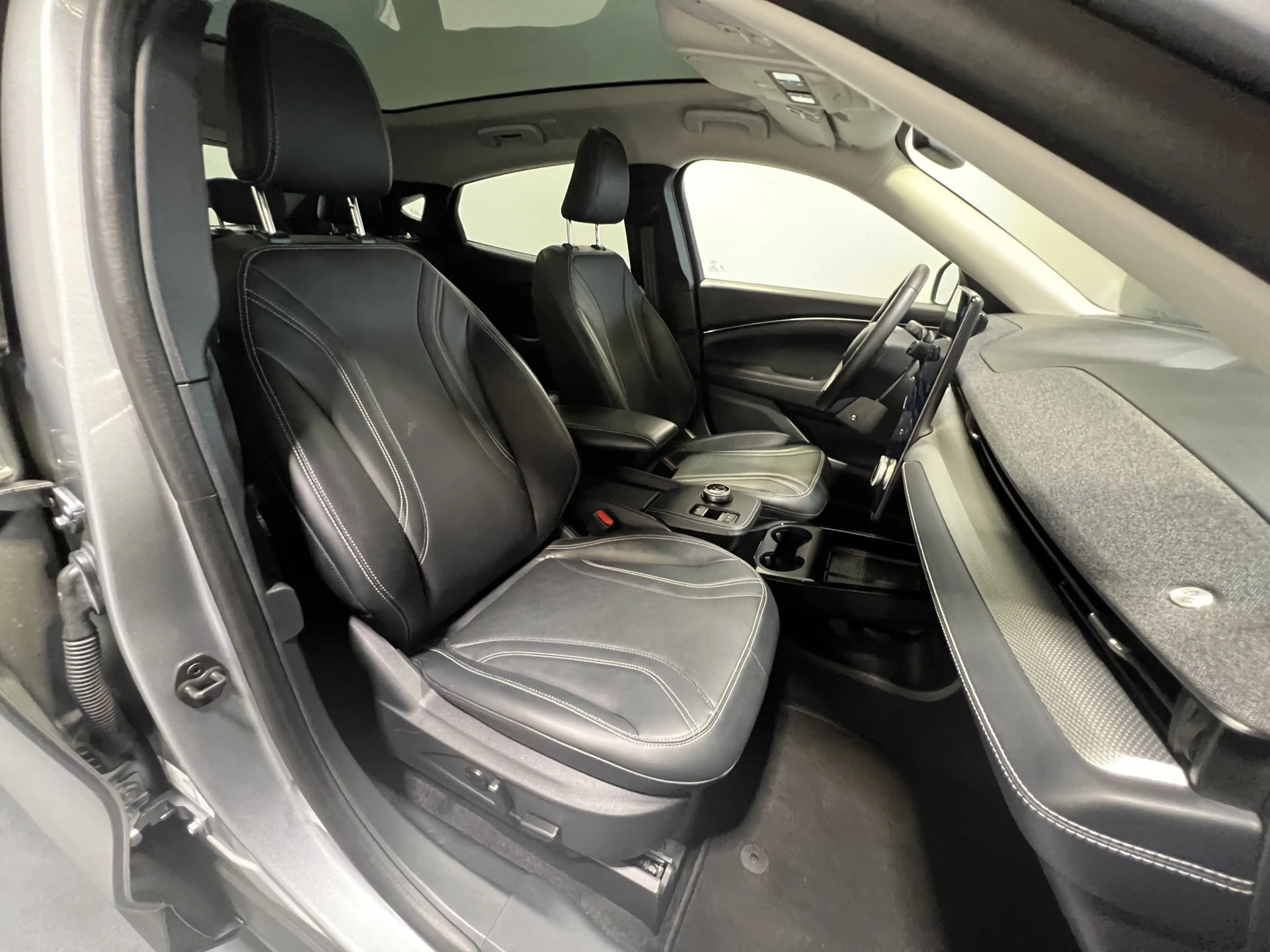 Ford Mustang Mach-E Extended RWD 98 kWh | Navigatie/Android/Apple Carp — photo 8