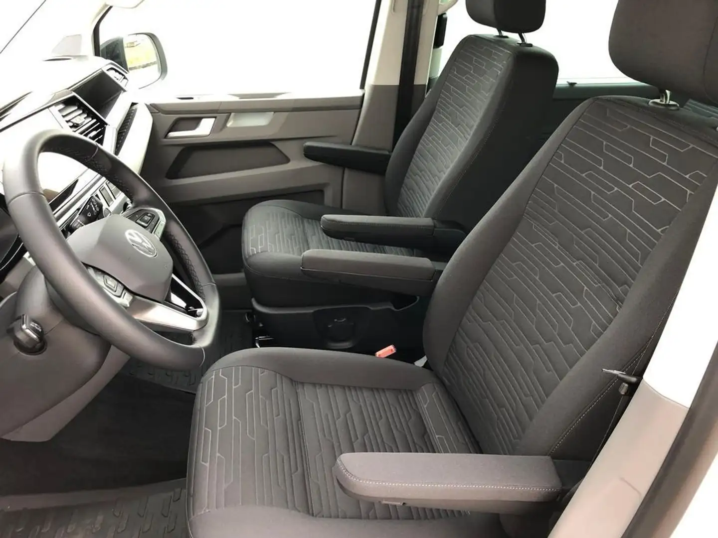 Volkswagen T6 Caravelle DSG2.0TDI+BMT+L+4M+DSG+110kW - 1