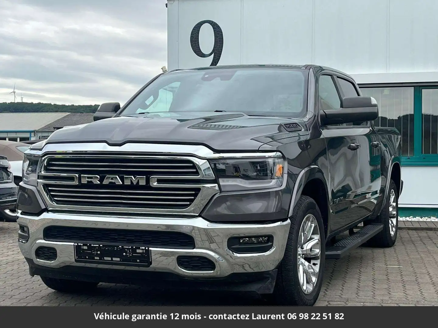 Dodge RAM Laramie 5.7L 4x4 Tout compris hors homologation 4500e Gris - 2