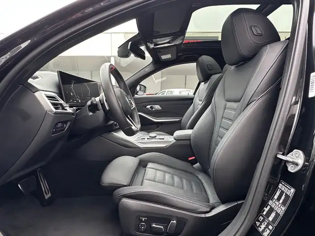 BMW 3 Series view 12
