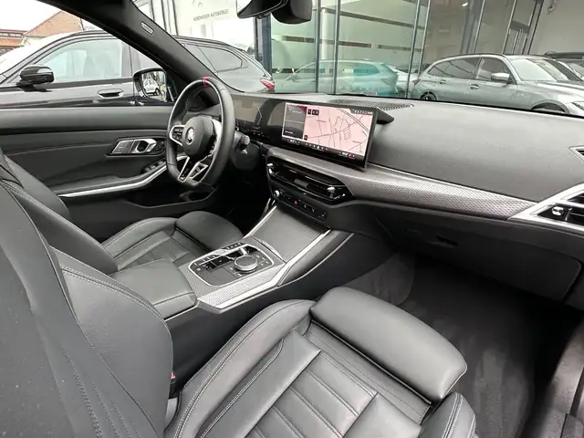 BMW 3 Series view 15