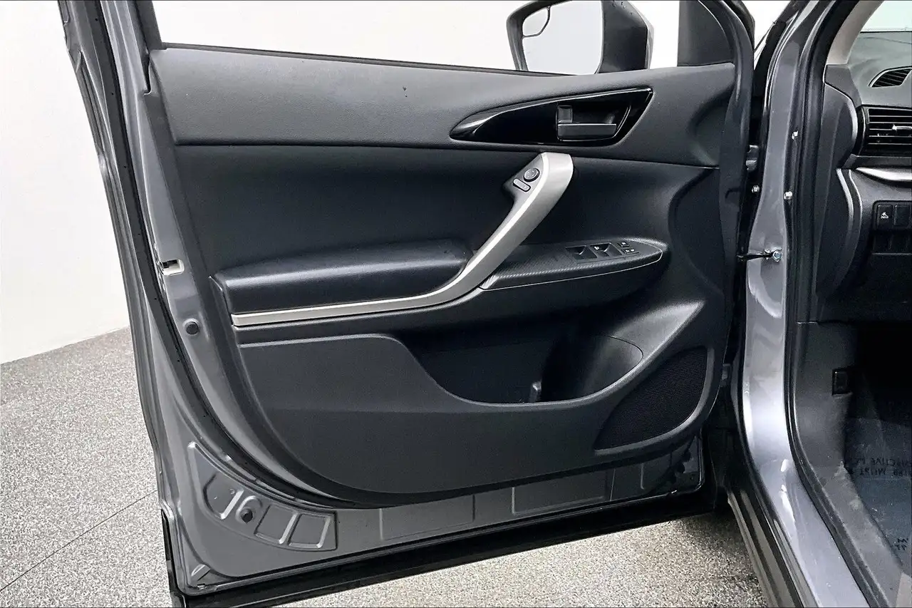 Mitsubishi Eclipse Cross снимка Mitsubishi Eclipse Cross