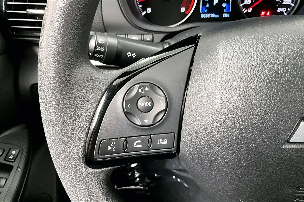 Mitsubishi Eclipse Cross снимка Mitsubishi Eclipse Cross