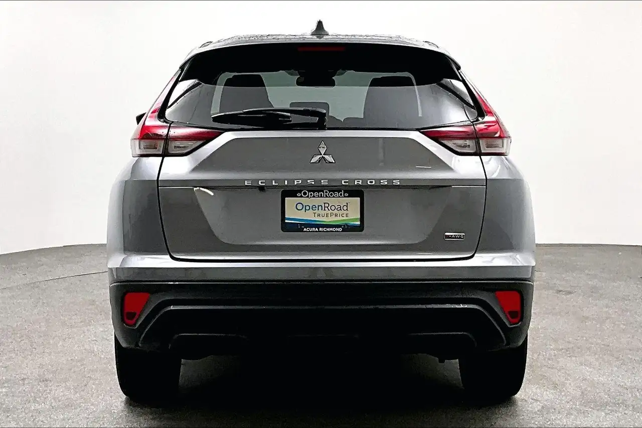 Mitsubishi Eclipse Cross снимка Mitsubishi Eclipse Cross