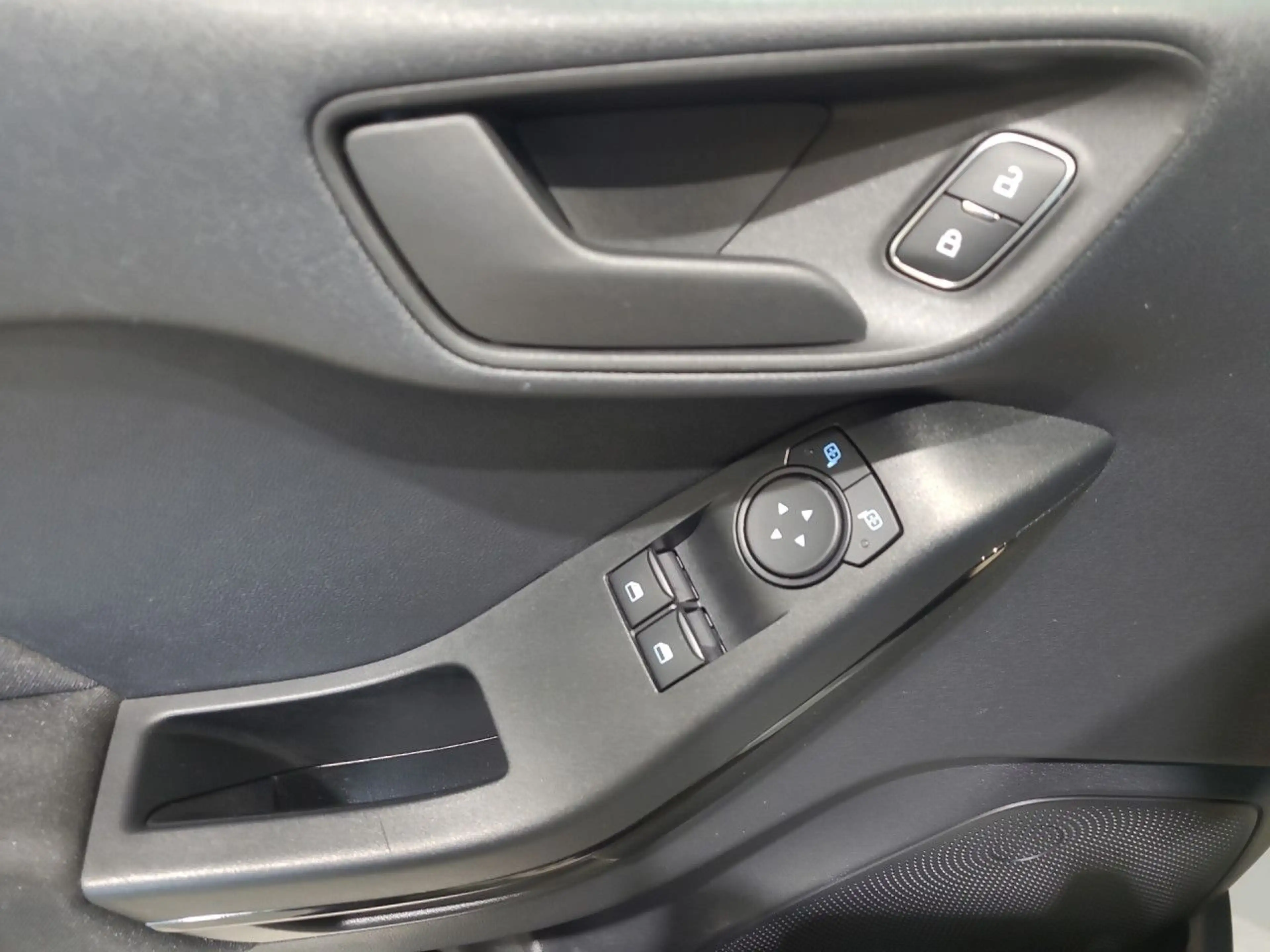 Ford Fiesta Cool & Connect Sitzheizung / Tempomat LED — photo 8