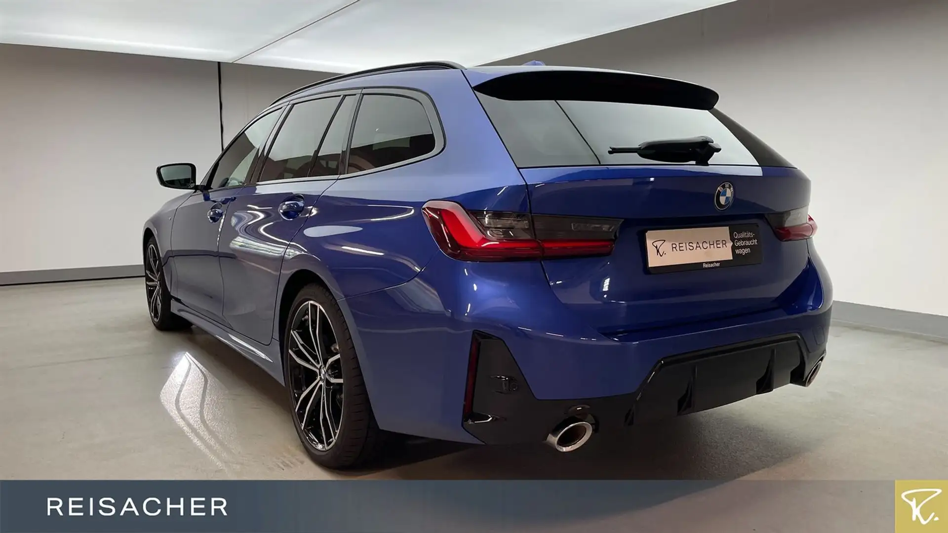 BMW 330 i A xDrive Tou M-Sport Pano adapLED LCPlus Blau - 2