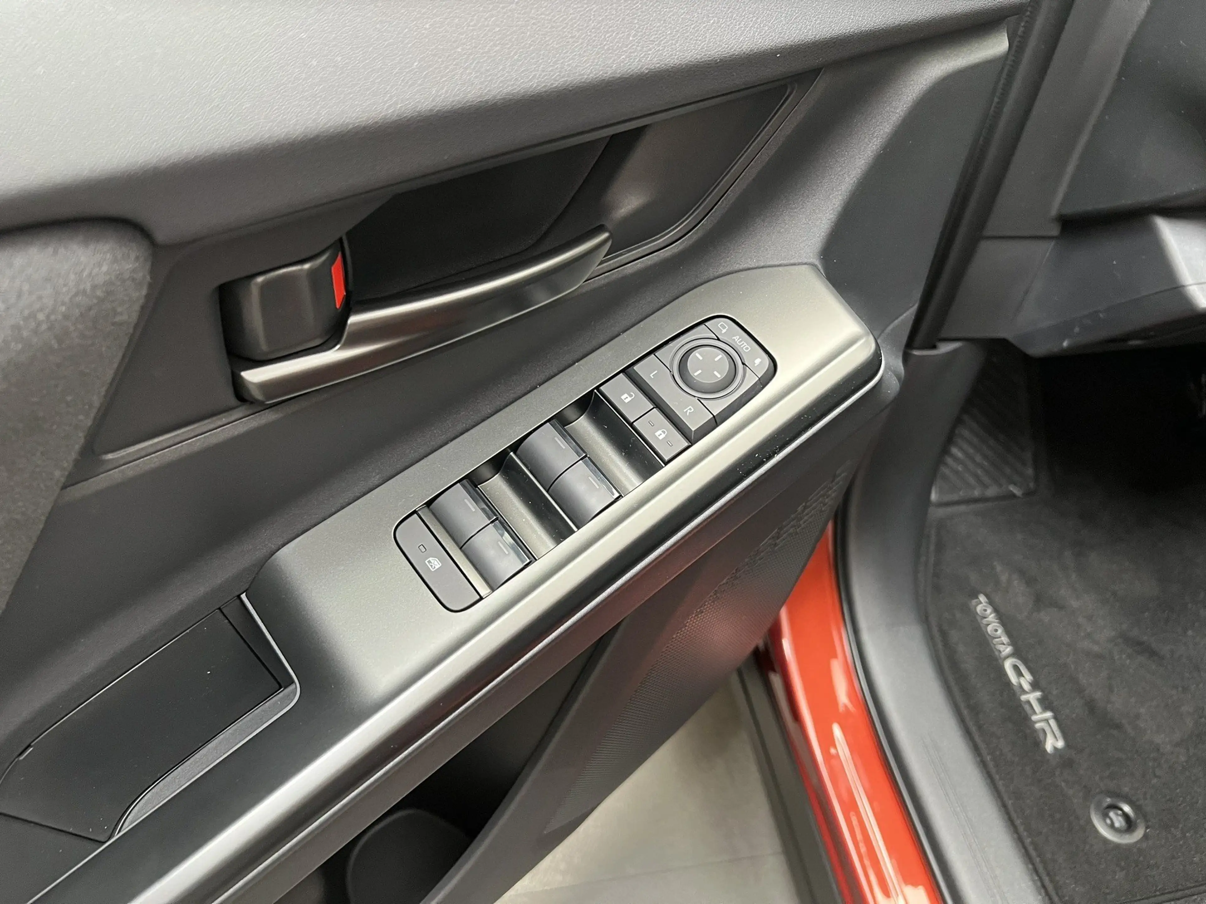 Toyota C-HR+ Active — photo 9