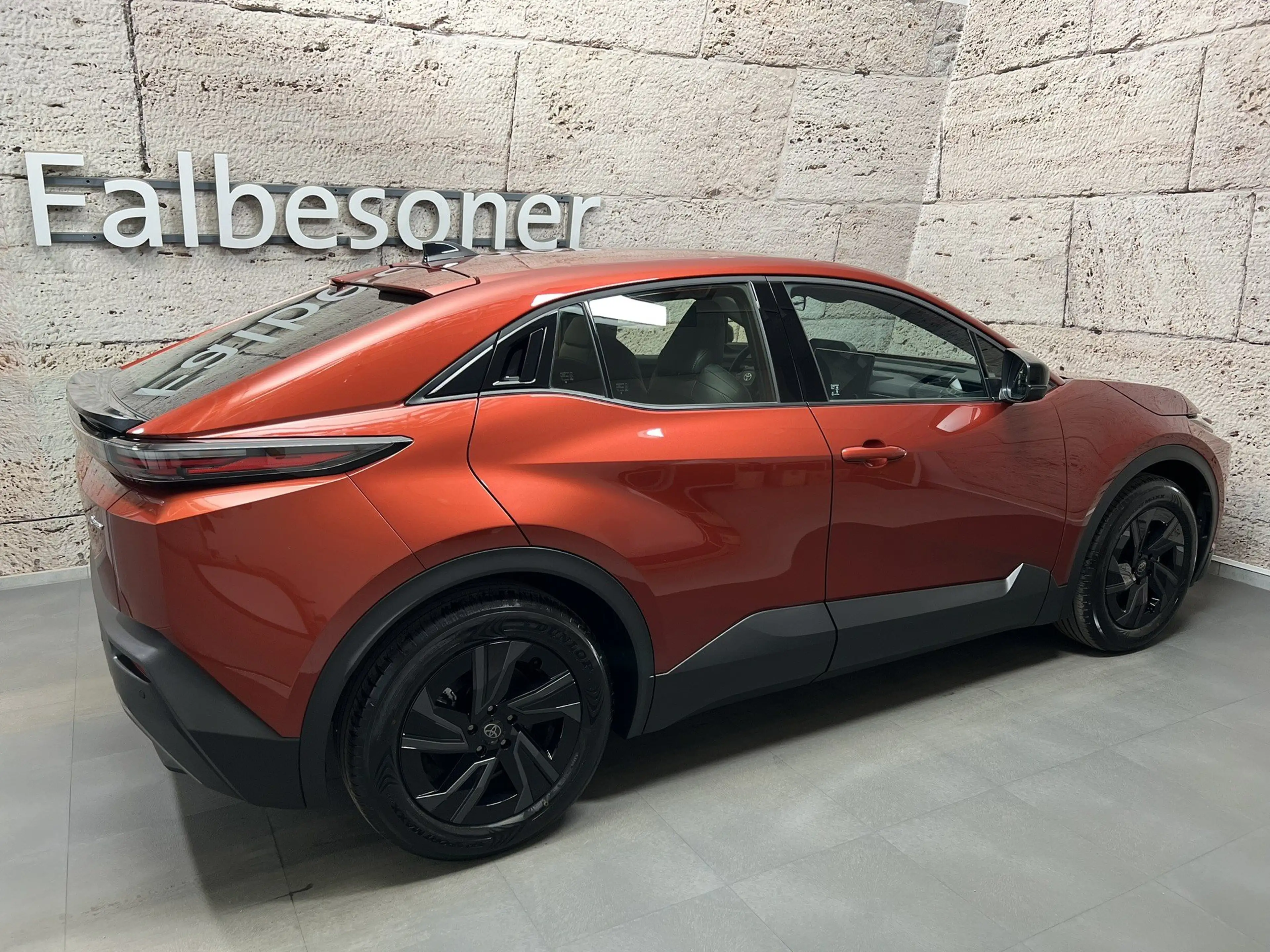 Toyota C-HR+ Active — photo 4