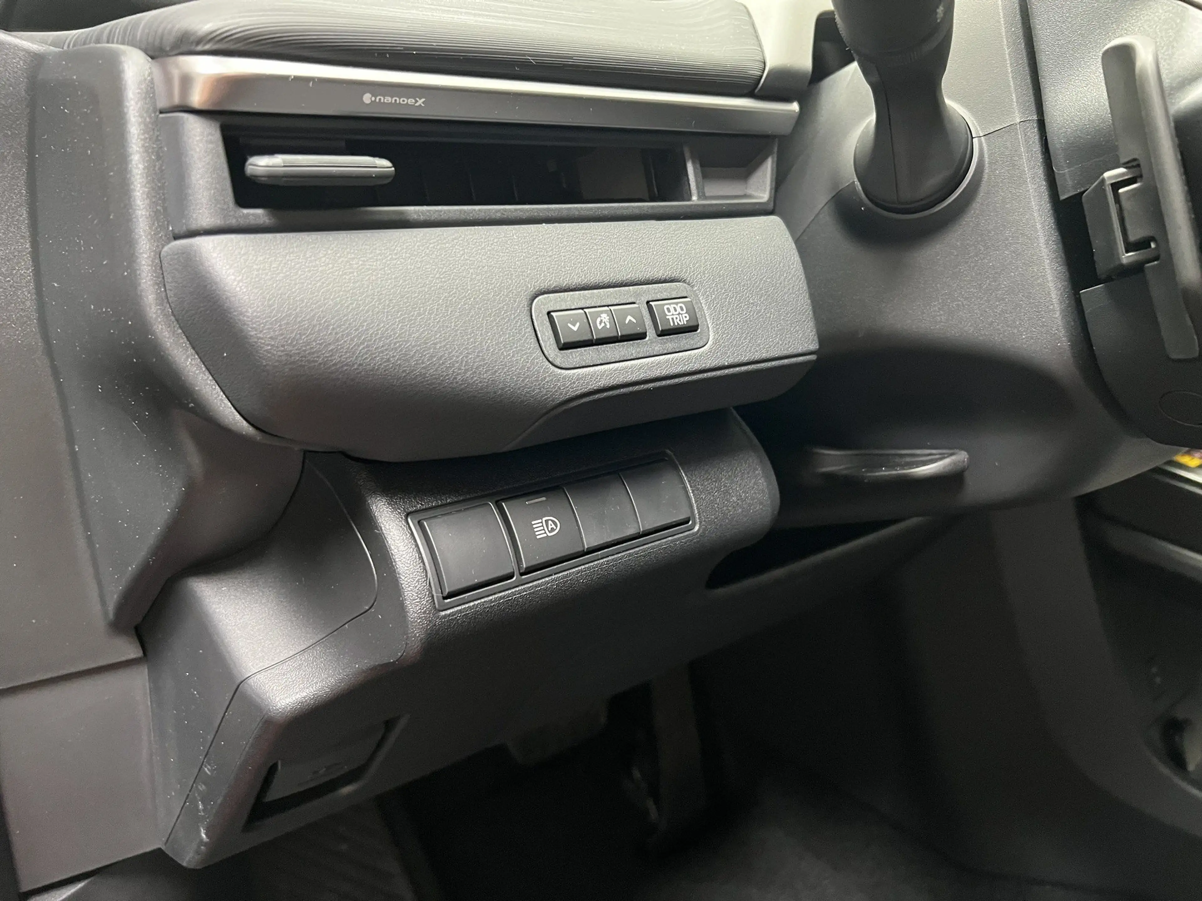 Toyota C-HR+ Active — photo 8