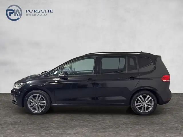 Volkswagen Touran view 3