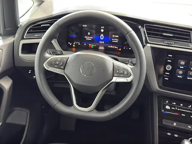 Volkswagen Touran view 8