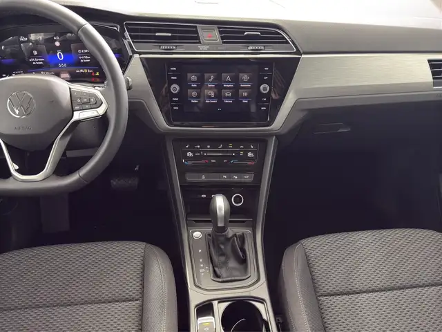 Volkswagen Touran view 10