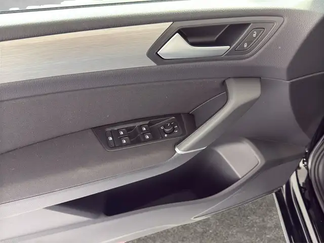 Volkswagen Touran view 13