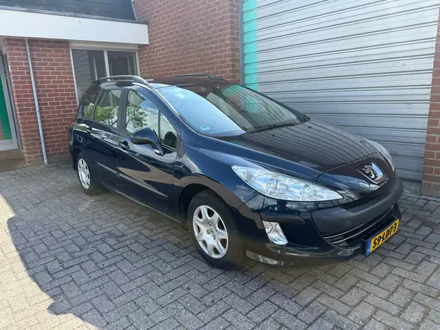 Peugeot 308 SW view 2