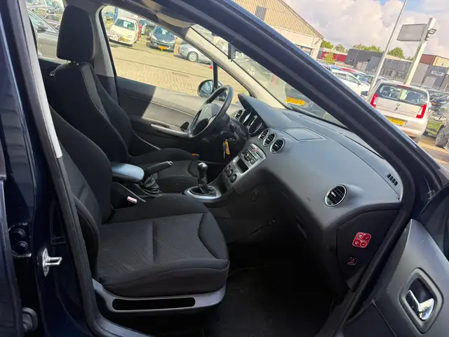 Peugeot 308 SW view 15
