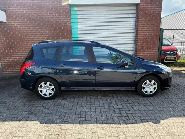 Peugeot 308 SW view 8