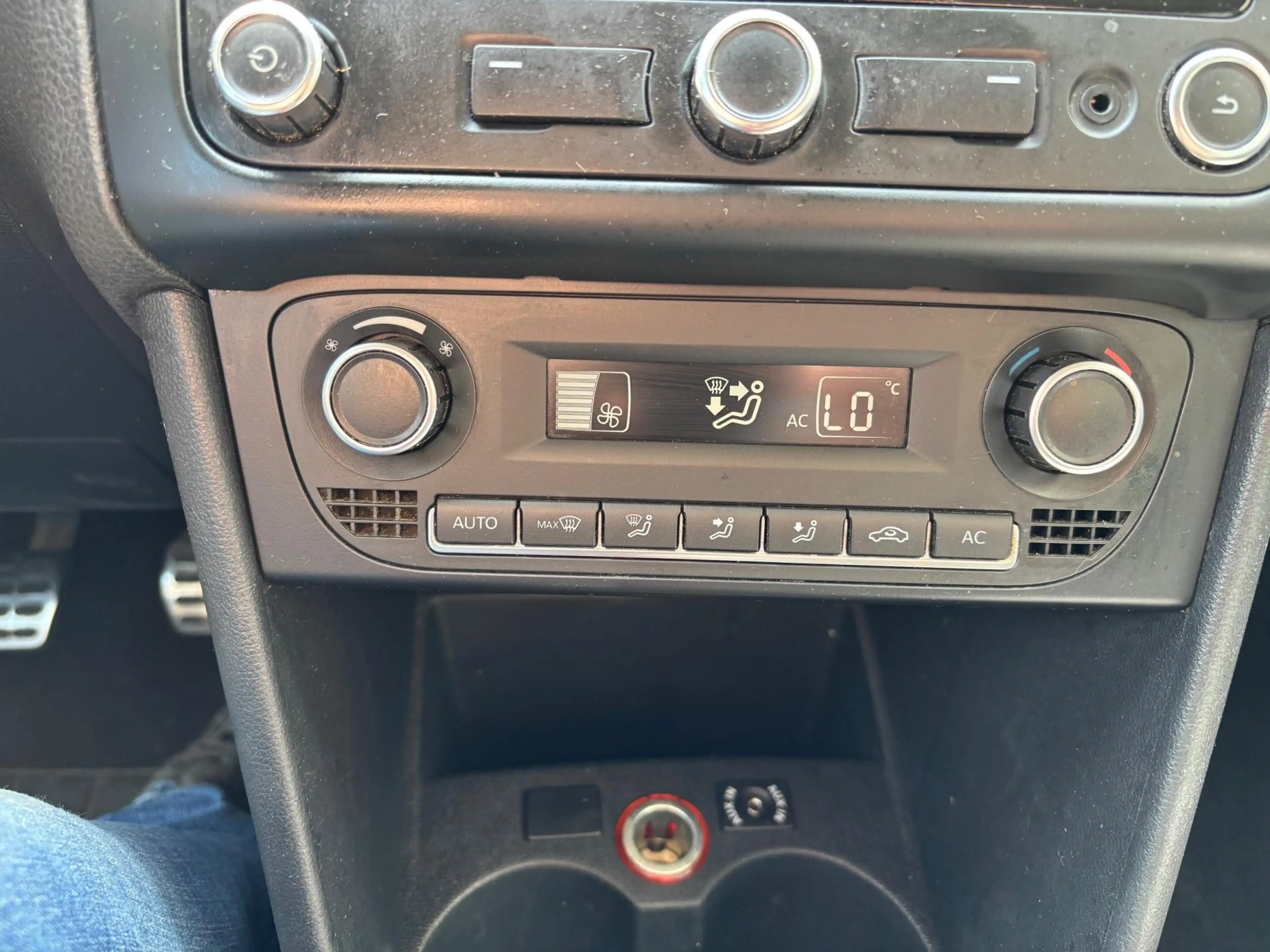 Volkswagen Polo Cross 1.2 TSI AIRCO NAVI — photo 8