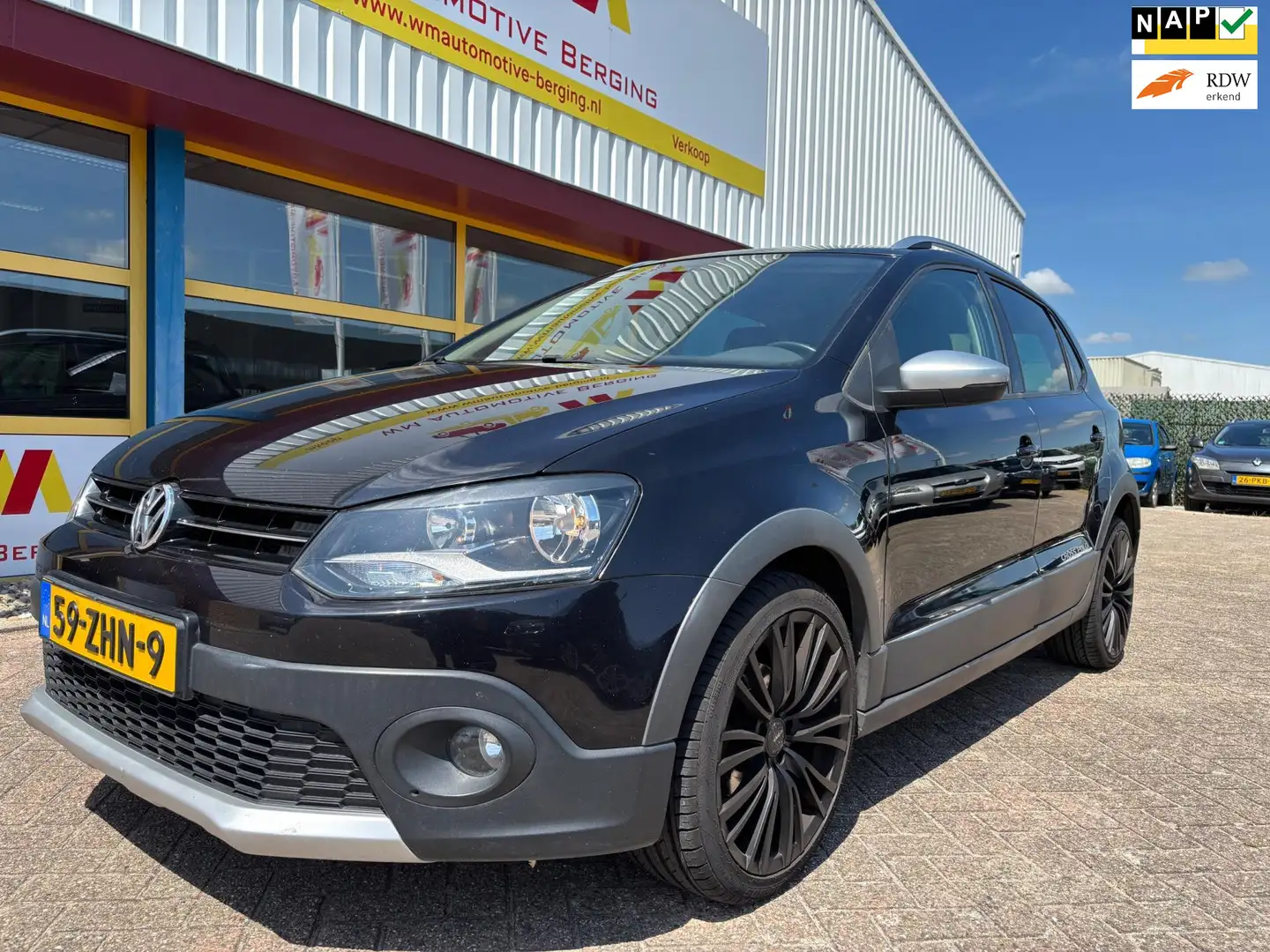 Volkswagen Polo Cross 1.2 TSI AIRCO NAVI Zwart - 1