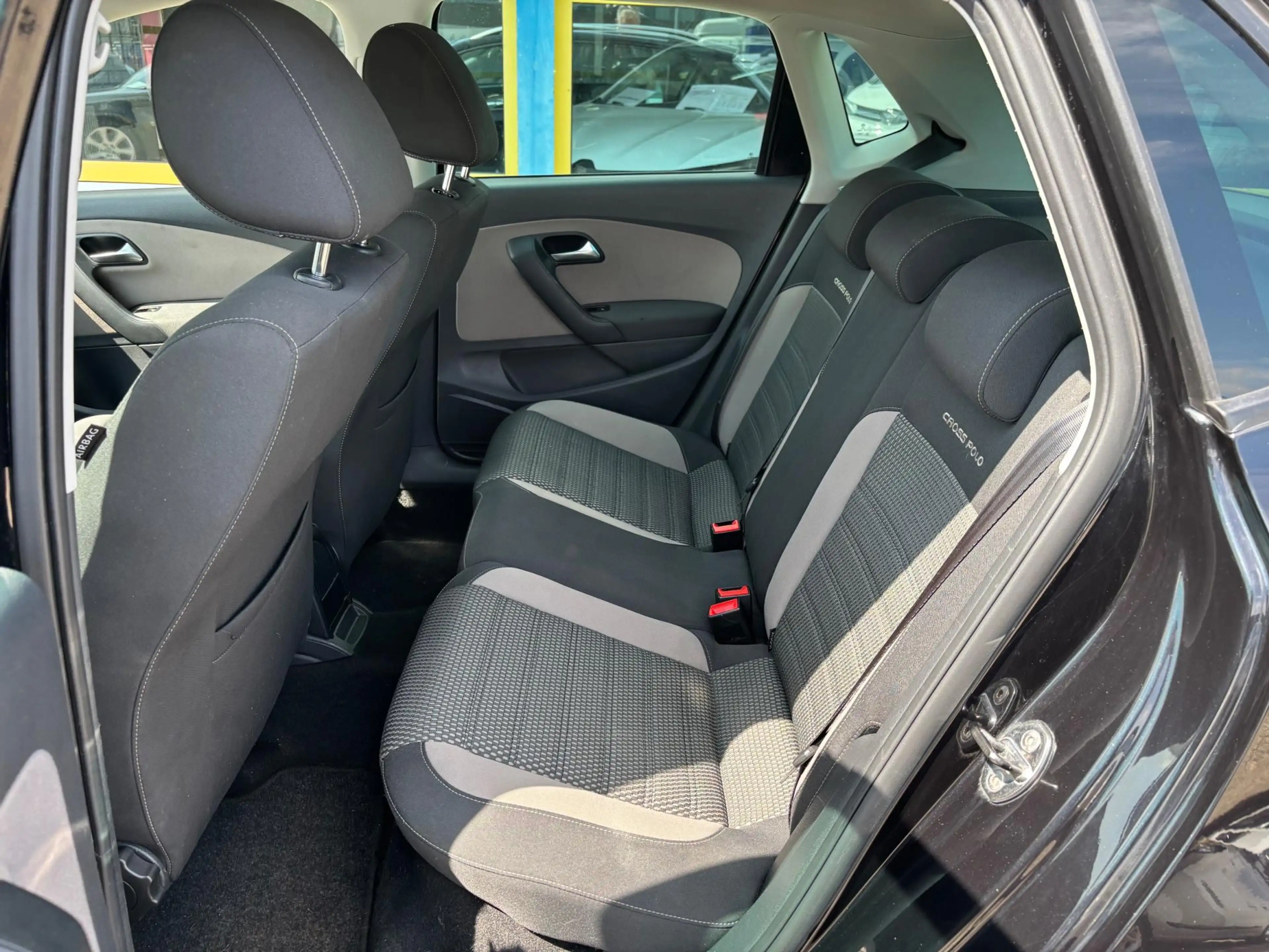 Volkswagen Polo Cross 1.2 TSI AIRCO NAVI — photo 14