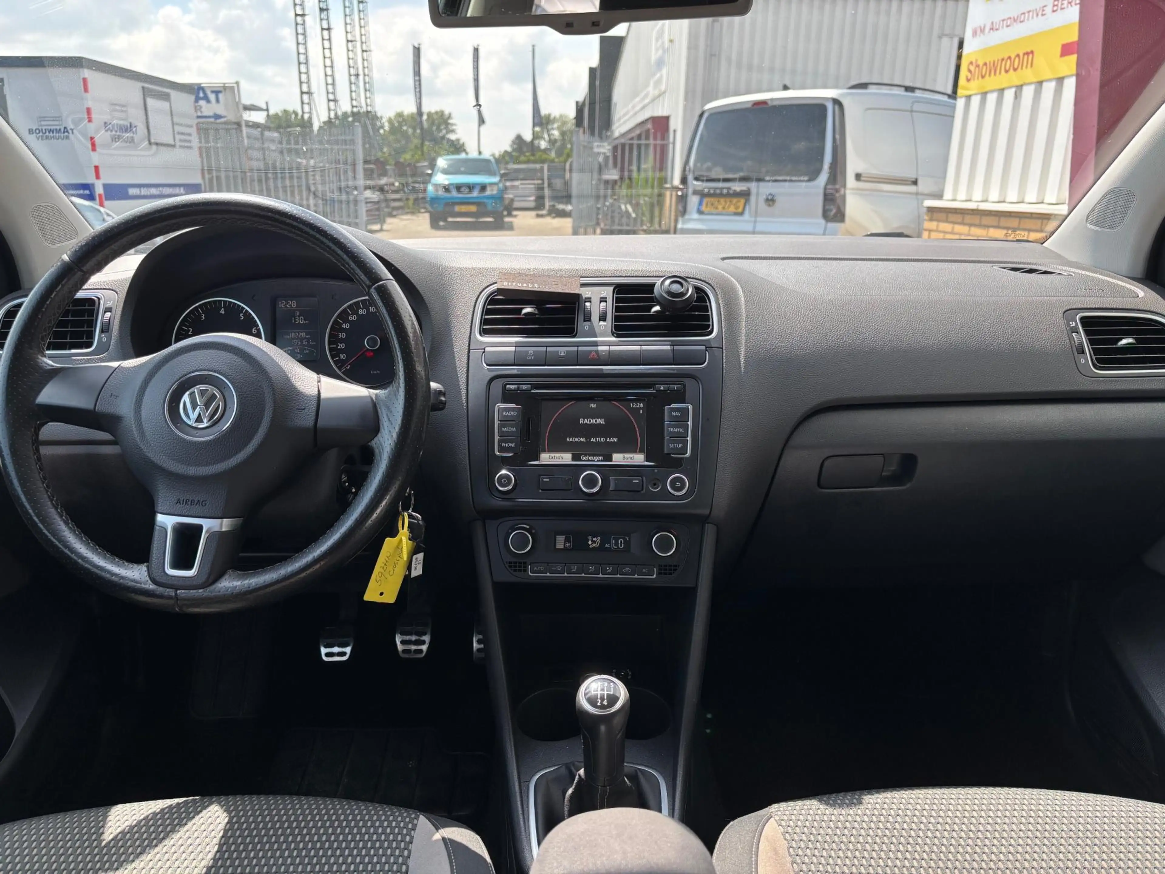 Volkswagen Polo Cross 1.2 TSI AIRCO NAVI — photo 6