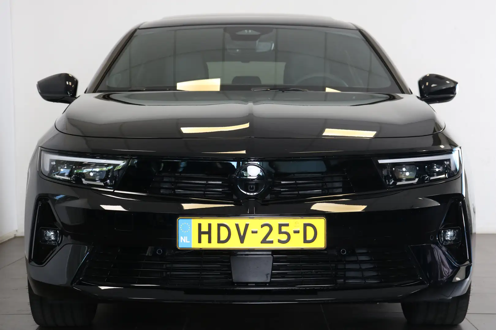 Opel Astra 1.2 Turbo Hybrid Ultimate 136 | Navi | Camera | Ke Schwarz - 2