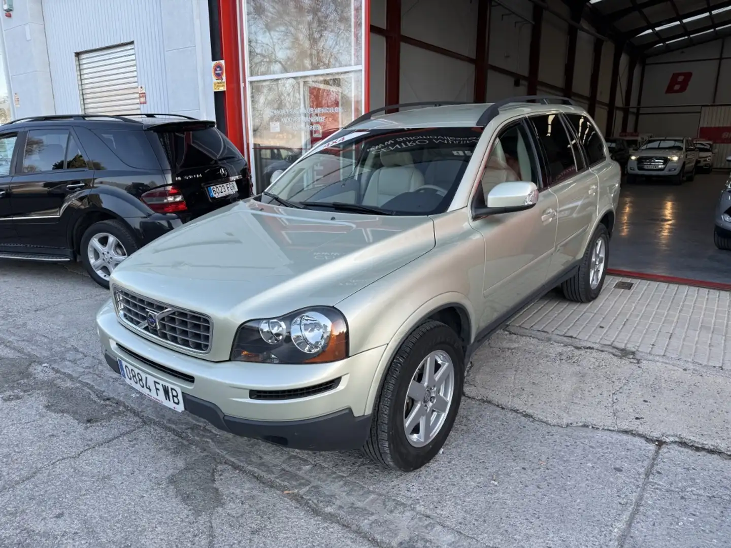 Volvo XC90 D5 Summum Geartronic 185 Beige - 2