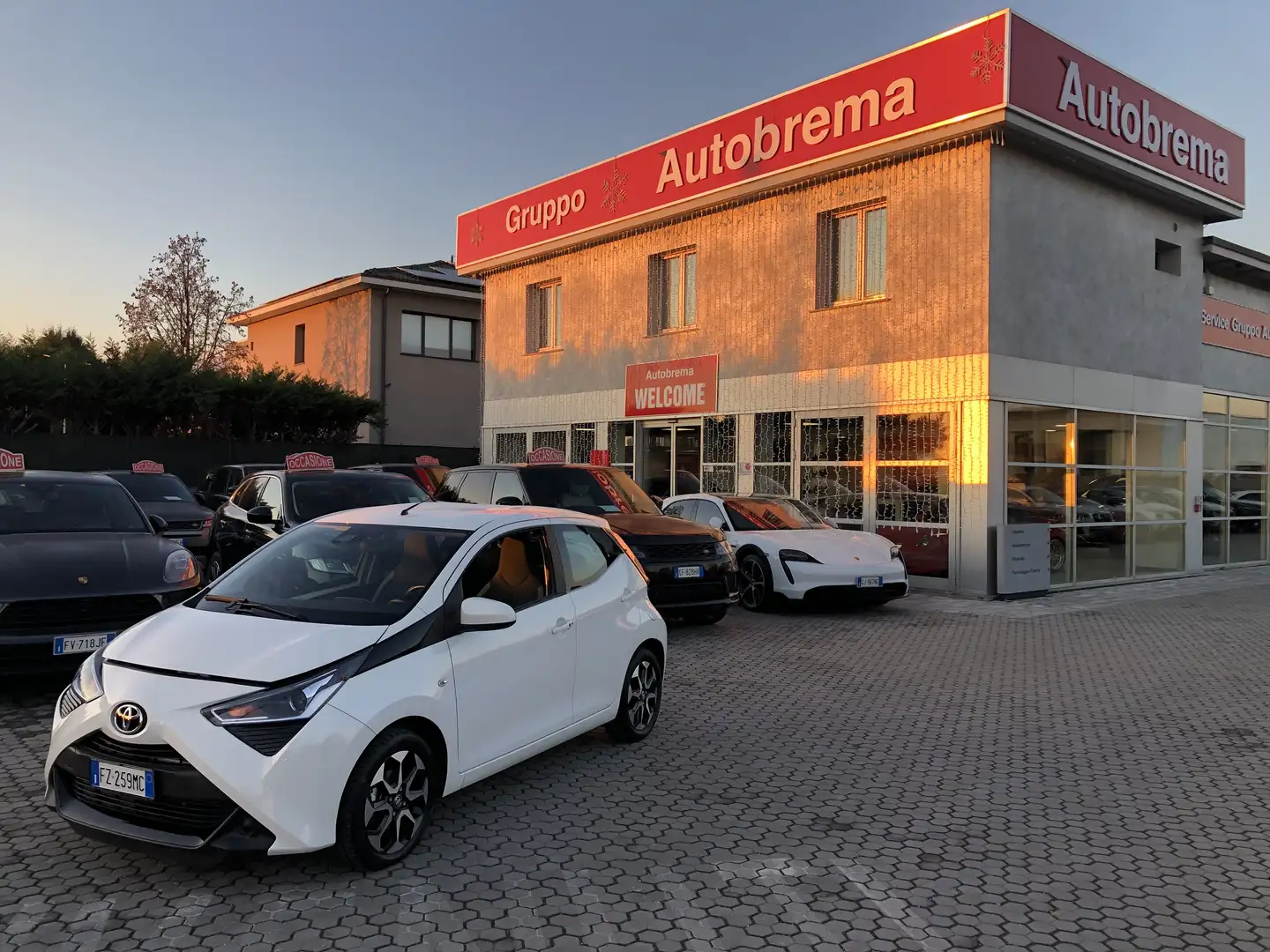 Toyota Aygo Aygo II 5p 5p 1.0 X-FUN CV 72 AUTOMATICA Bianco - 1