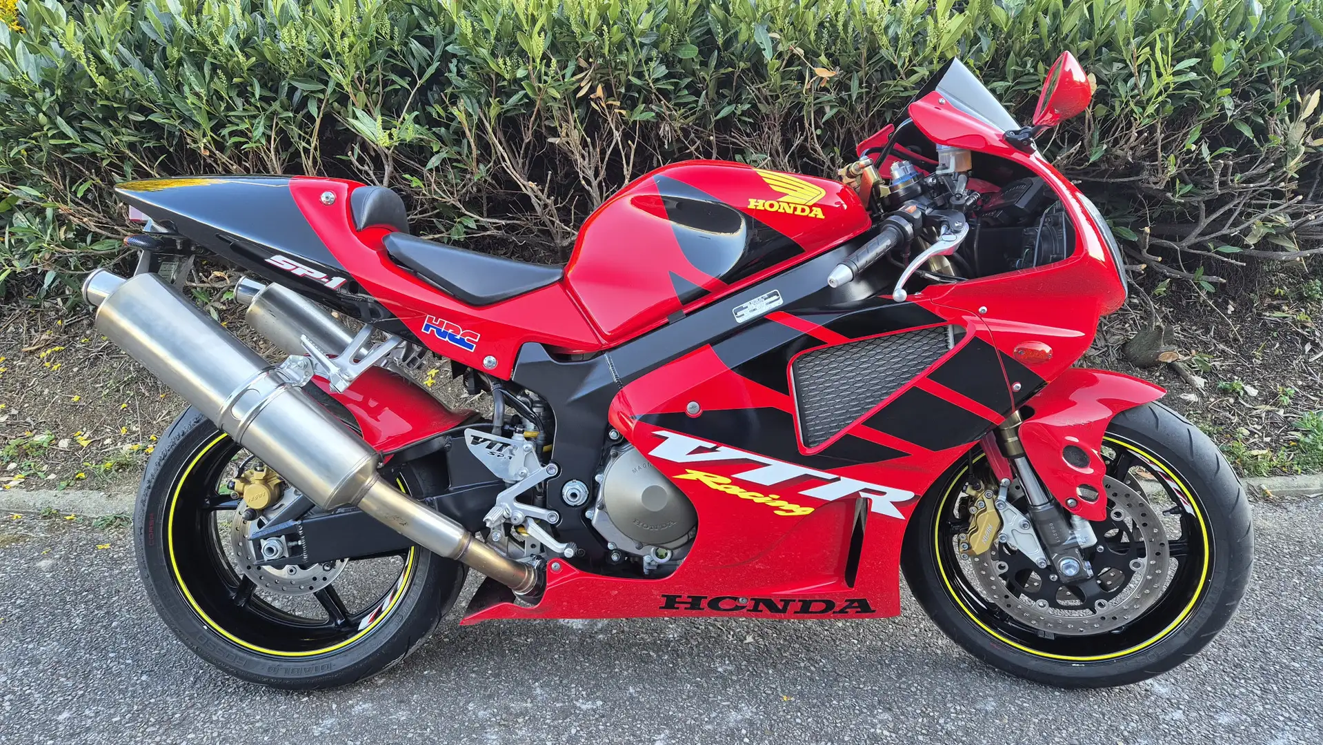 Honda VTR 1000 Roşu - 2