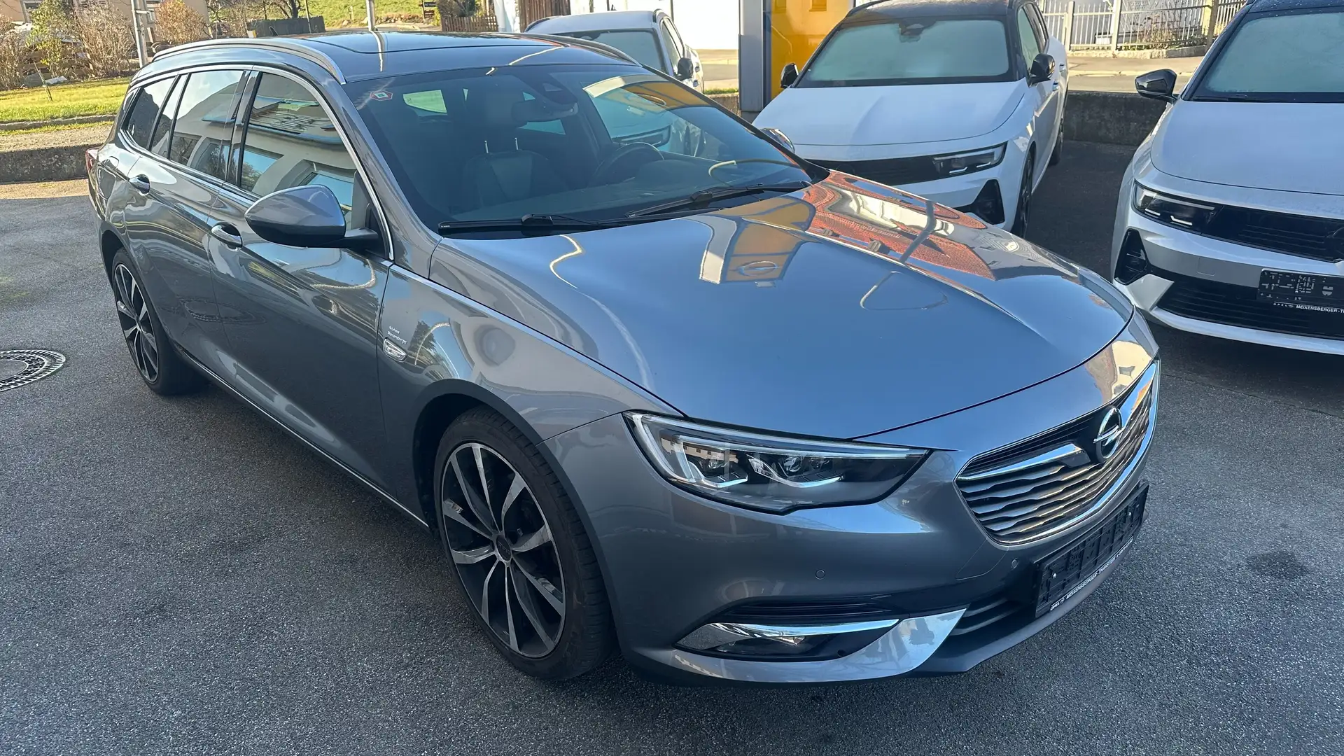 Opel Insignia Innovation PanoramaSchiebedach Automatik AHK 19" Gris - 1