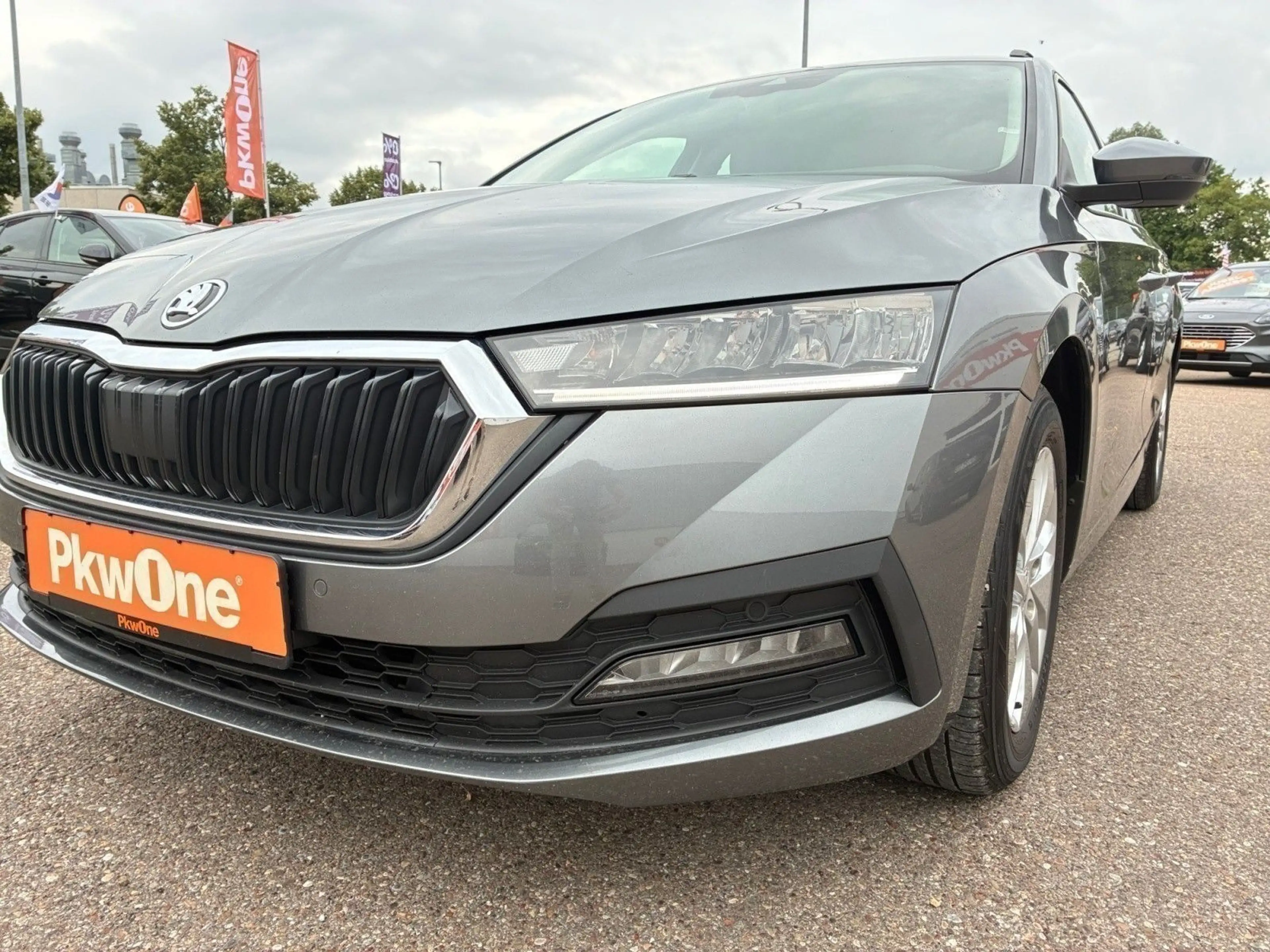 Skoda Octavia 2.0 TDI DSG AHK*SHZ*KEYLESS*AUTOMATIK — photo 12
