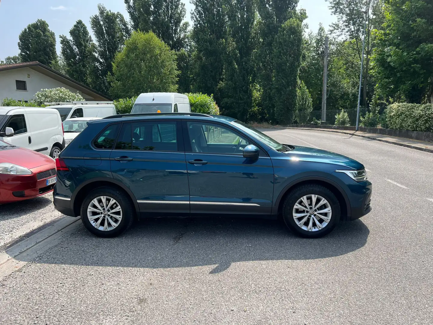 Volkswagen Tiguan 2.0 TDI 150 CV SCR DSG 4MOTION Elegance Verde - 2