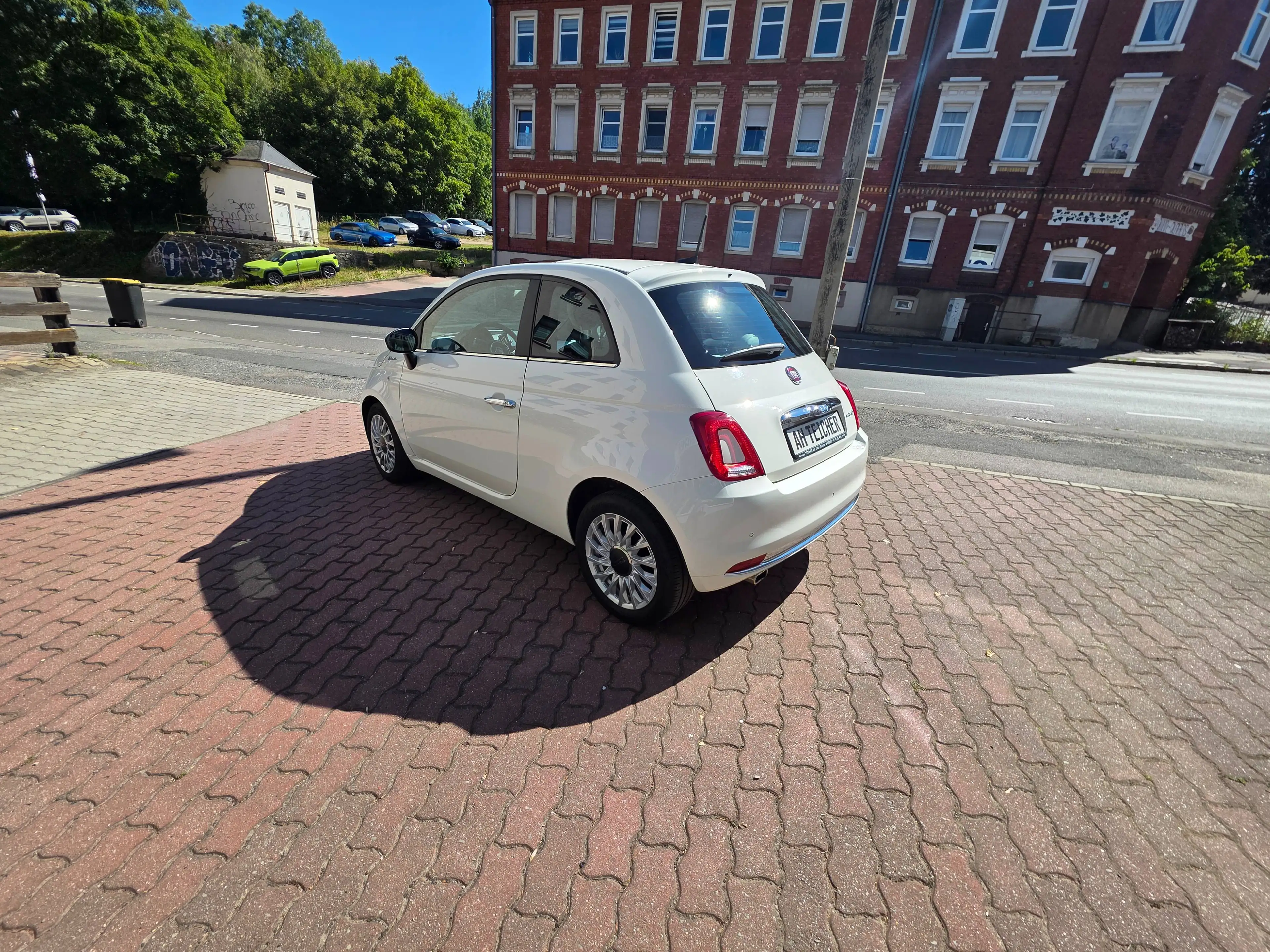 Fiat 500 DolceVita Hybrid — photo 11