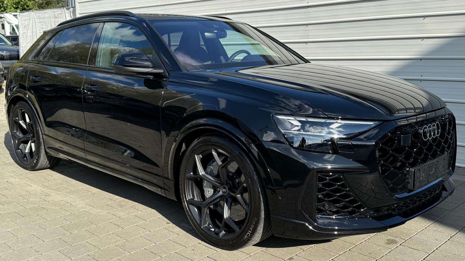 Second hand Audi Rsq8 