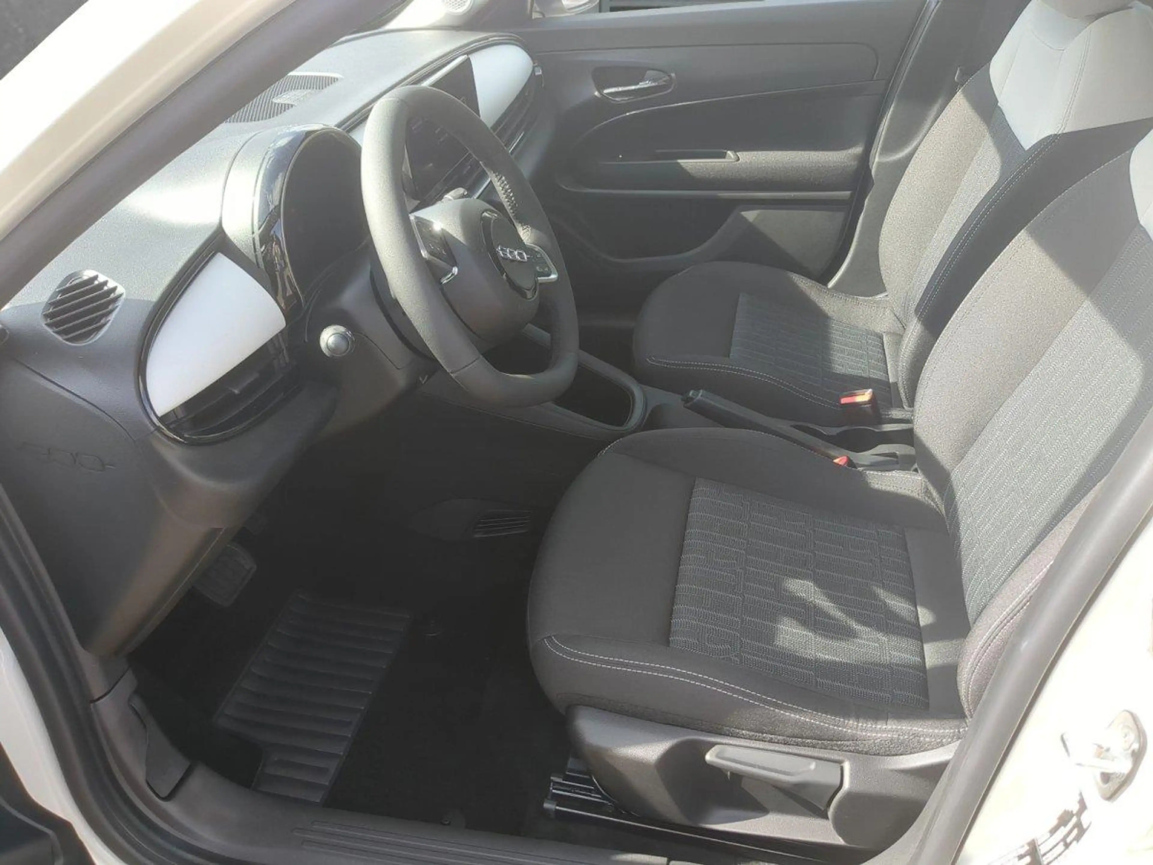 Fiat 600 Pop SHZ Full-Hybrid 145 PS eDCT Automatik 107 k... — photo 4