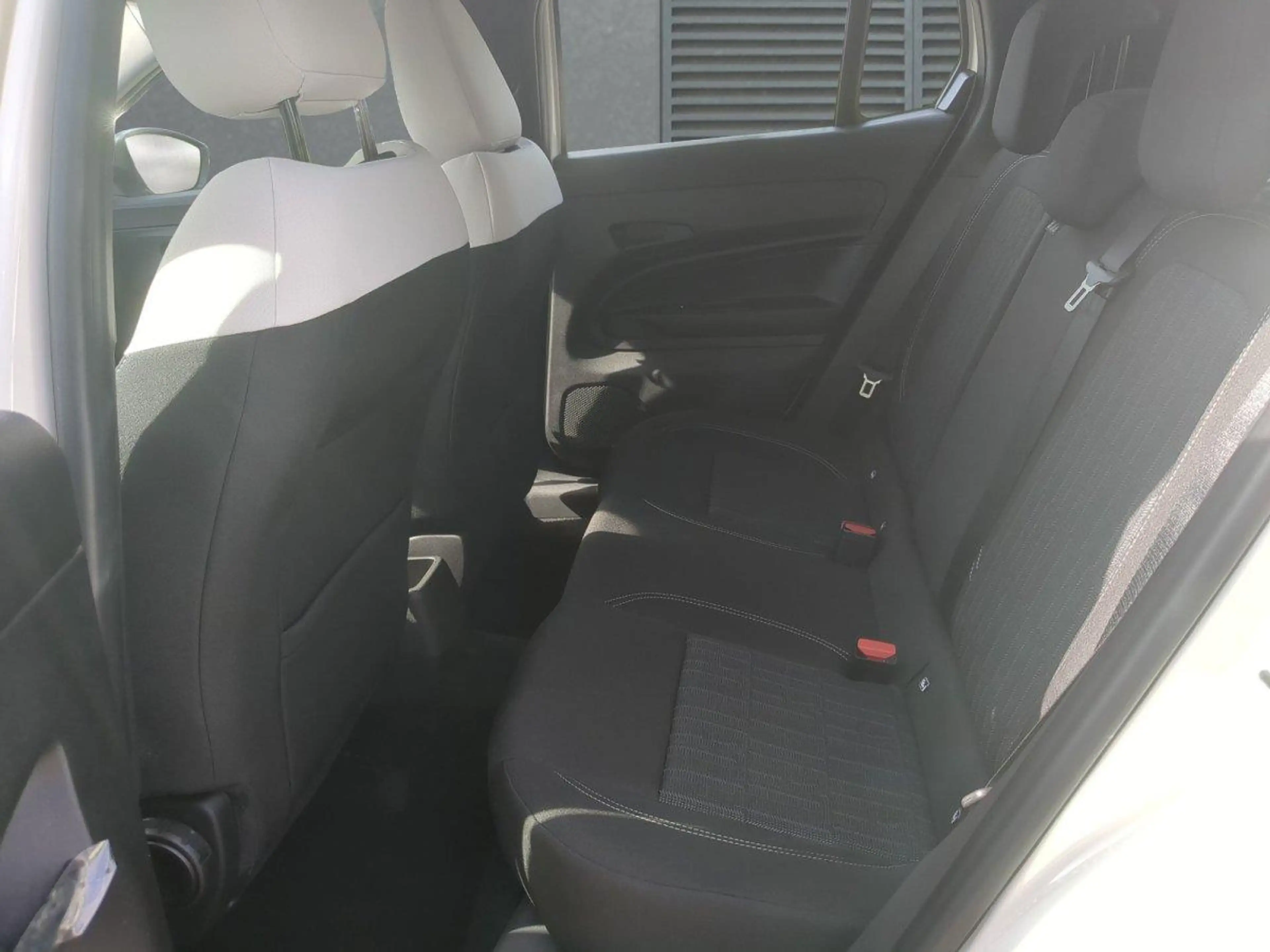 Fiat 600 Pop SHZ Full-Hybrid 145 PS eDCT Automatik 107 k... — photo 6