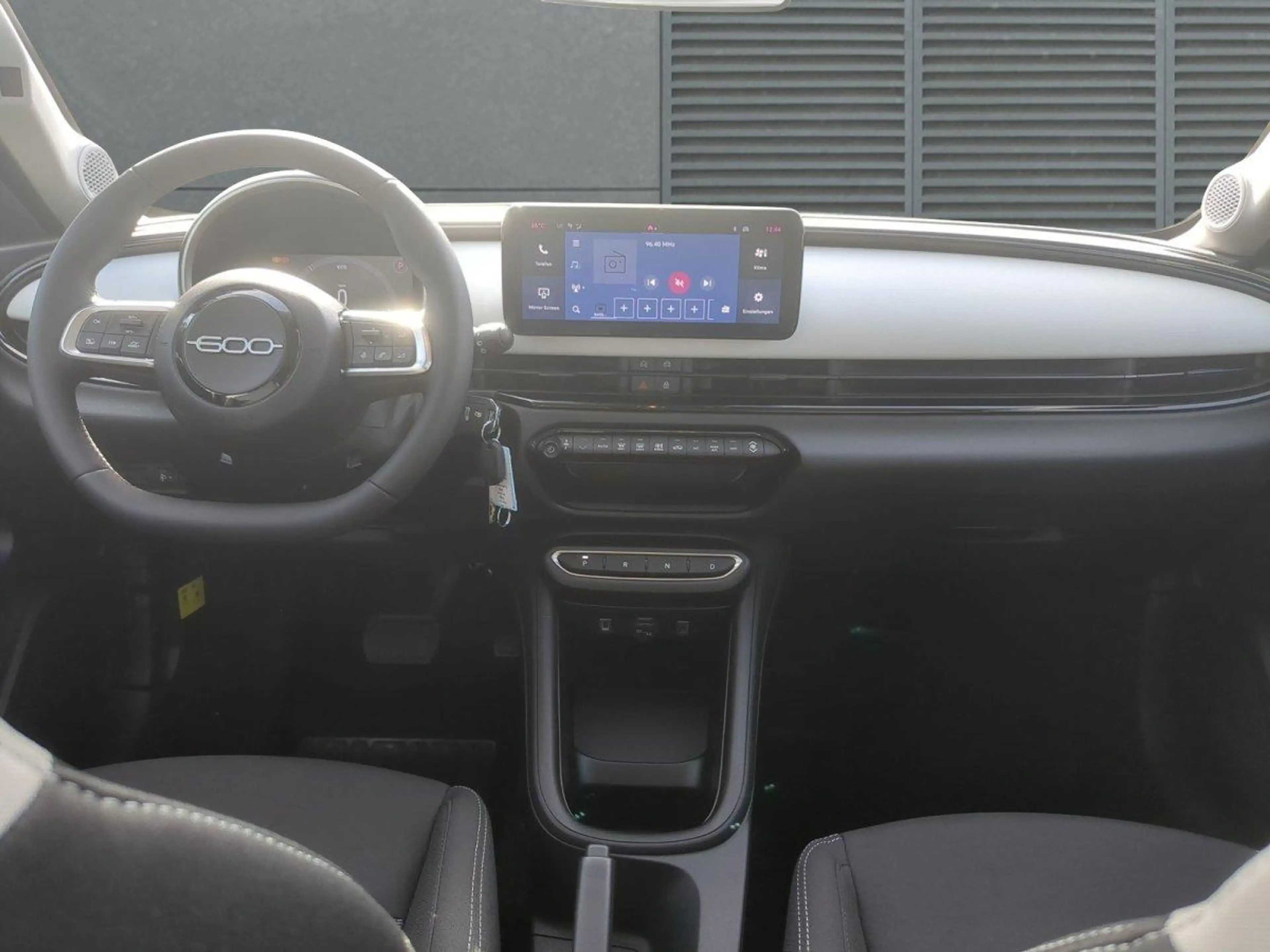 Fiat 600 Pop SHZ Full-Hybrid 145 PS eDCT Automatik 107 k... — photo 5