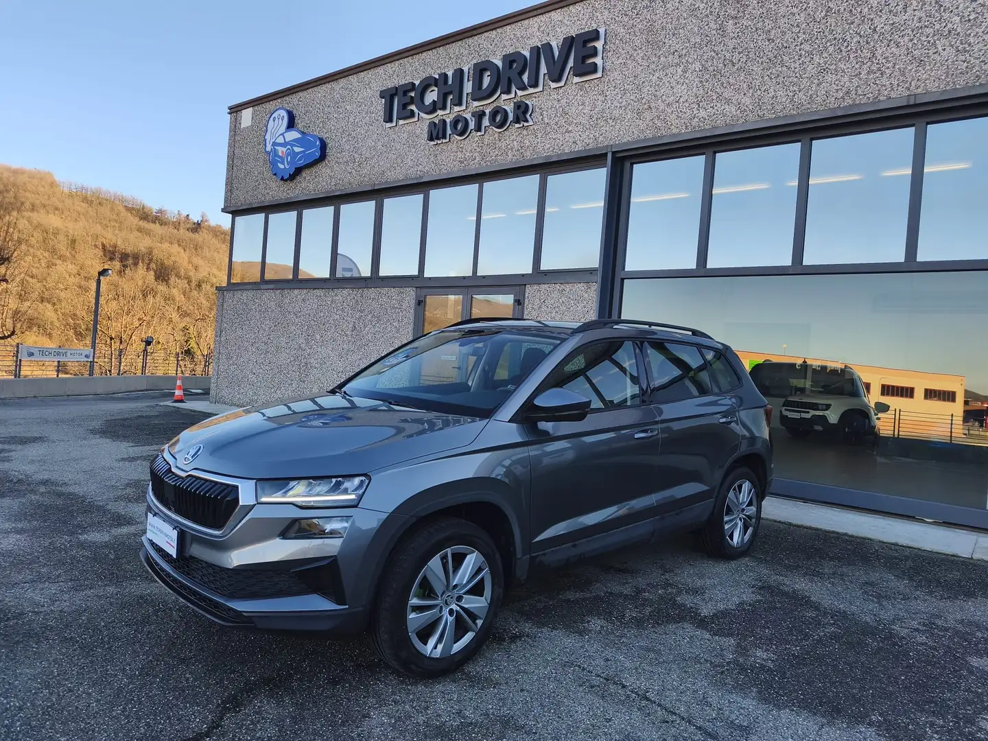 Skoda Karoq Karoq 2022 2.0 tdi Executive 115cv Grau - 1