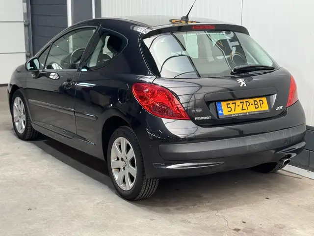 Peugeot 207 view 7