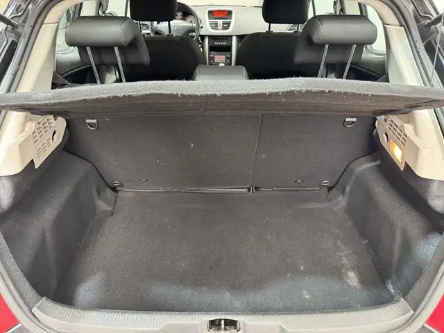 Peugeot 207 view 9