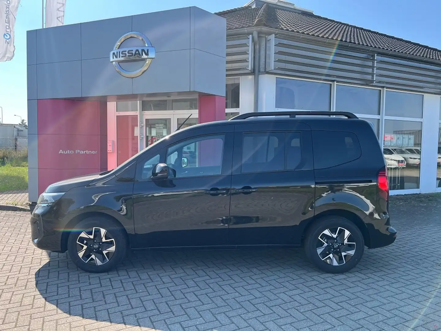 Nissan Townstar Kombi DIG-T 130 6MT TEKNA 2ST OHNE 360 GRAD AVM NA Schwarz - 2
