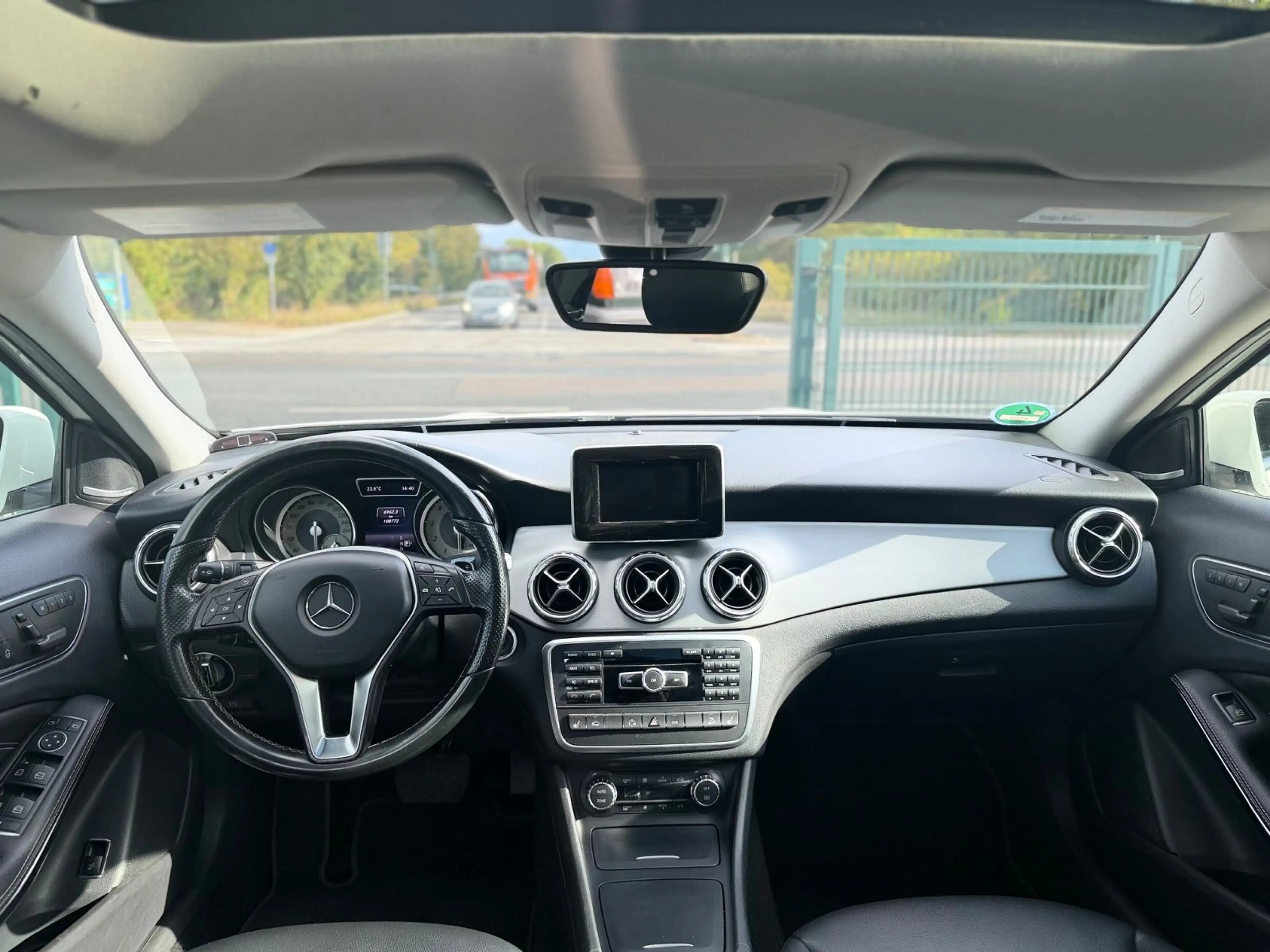 Mercedes-Benz GLA 250 4Matic+AMG+LEDER+AUTOM+PANO+SOUNDY+ — photo 13