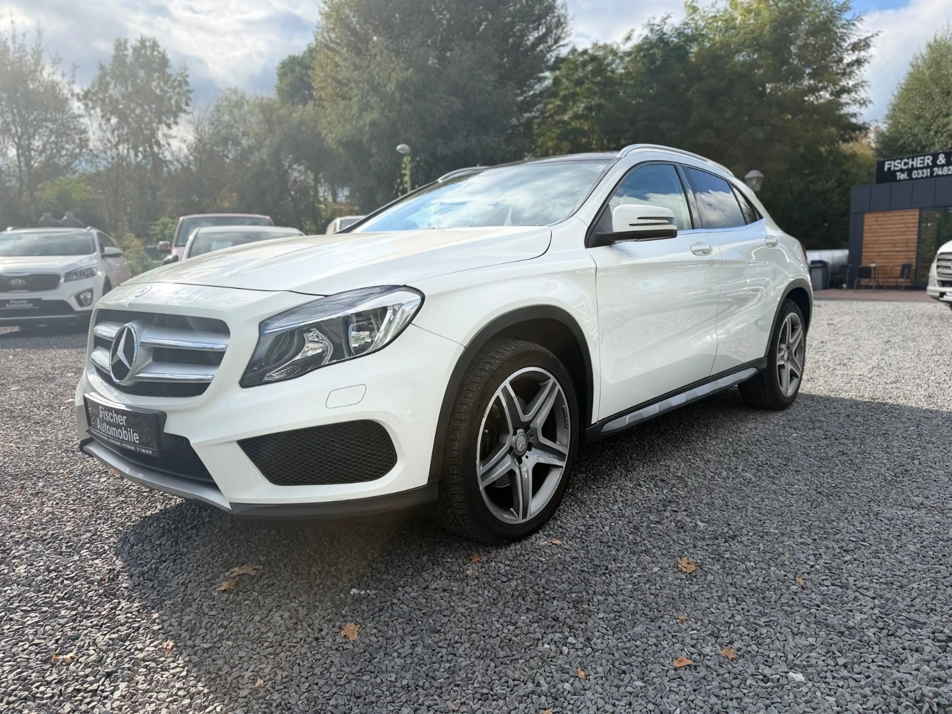 Mercedes-Benz GLA 250 4Matic+AMG+LEDER+AUTOM+PANO+SOUNDY+
