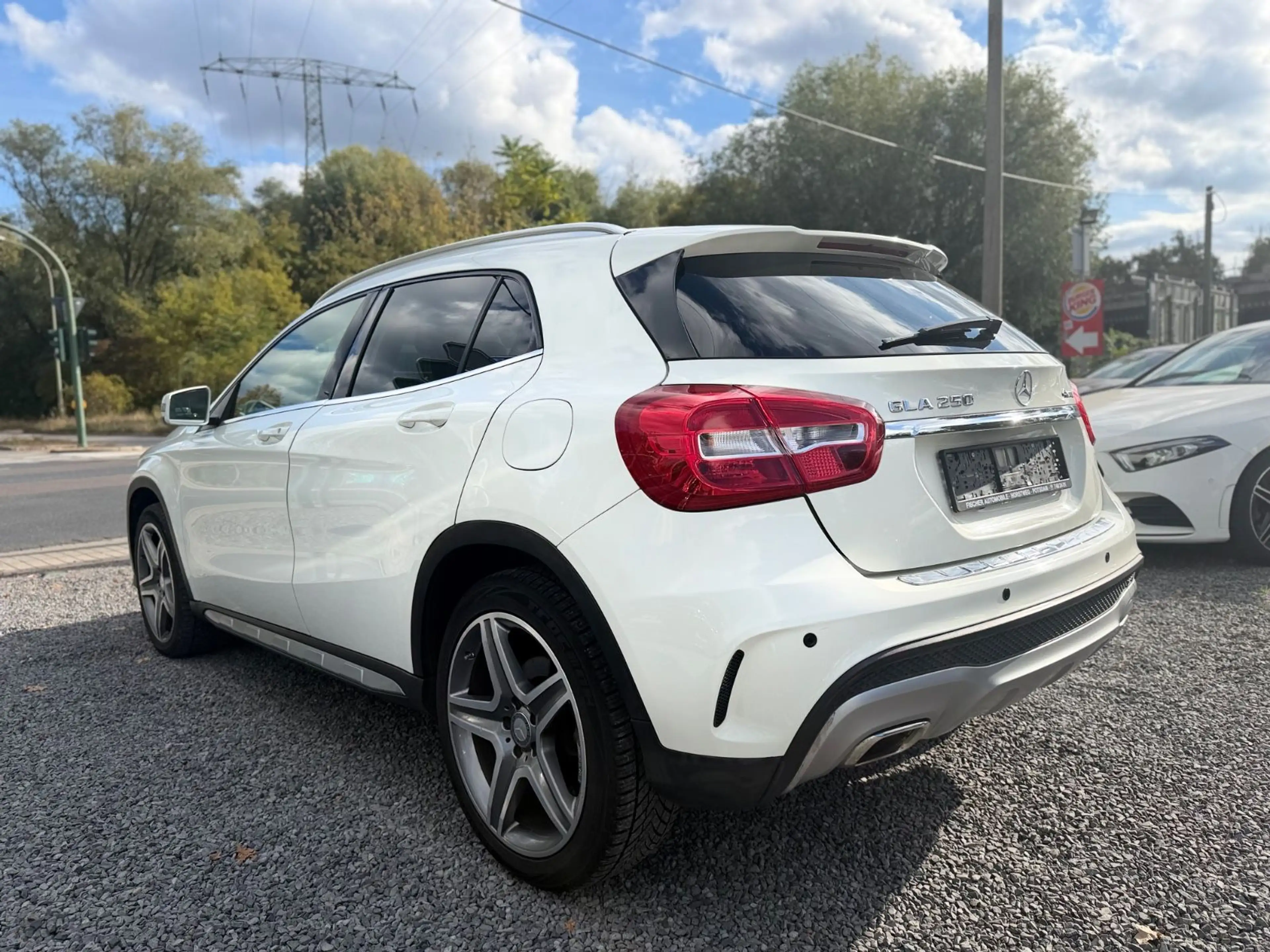 Mercedes-Benz GLA 250 4Matic+AMG+LEDER+AUTOM+PANO+SOUNDY+ — photo 7
