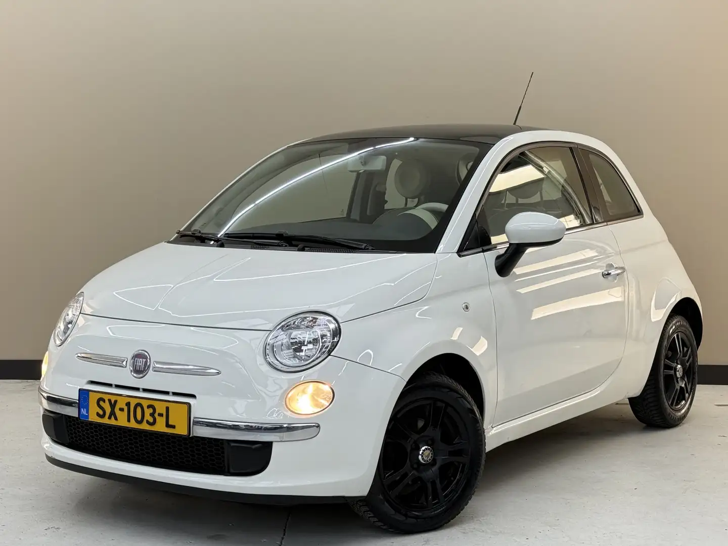 Fiat 500 1.2 Lounge, 70Pk, 2010, Panoramadak, Climate contr Weiß - 1