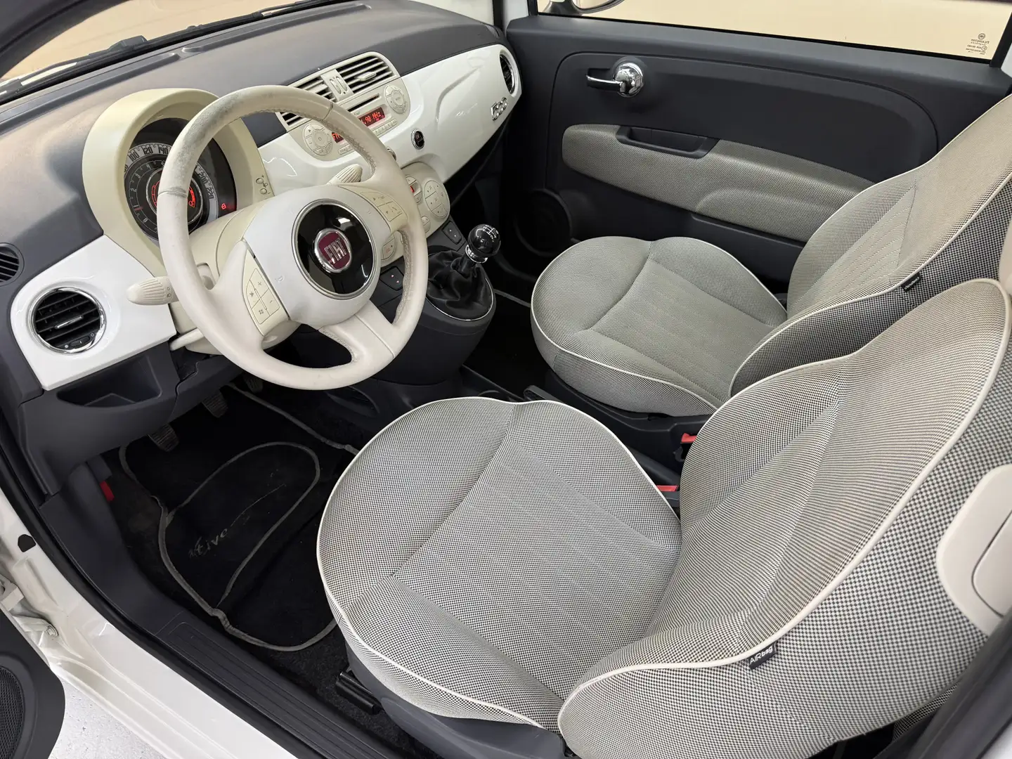 Fiat 500 1.2 Lounge, 70Pk, 2010, Panoramadak, Climate contr Weiß - 2