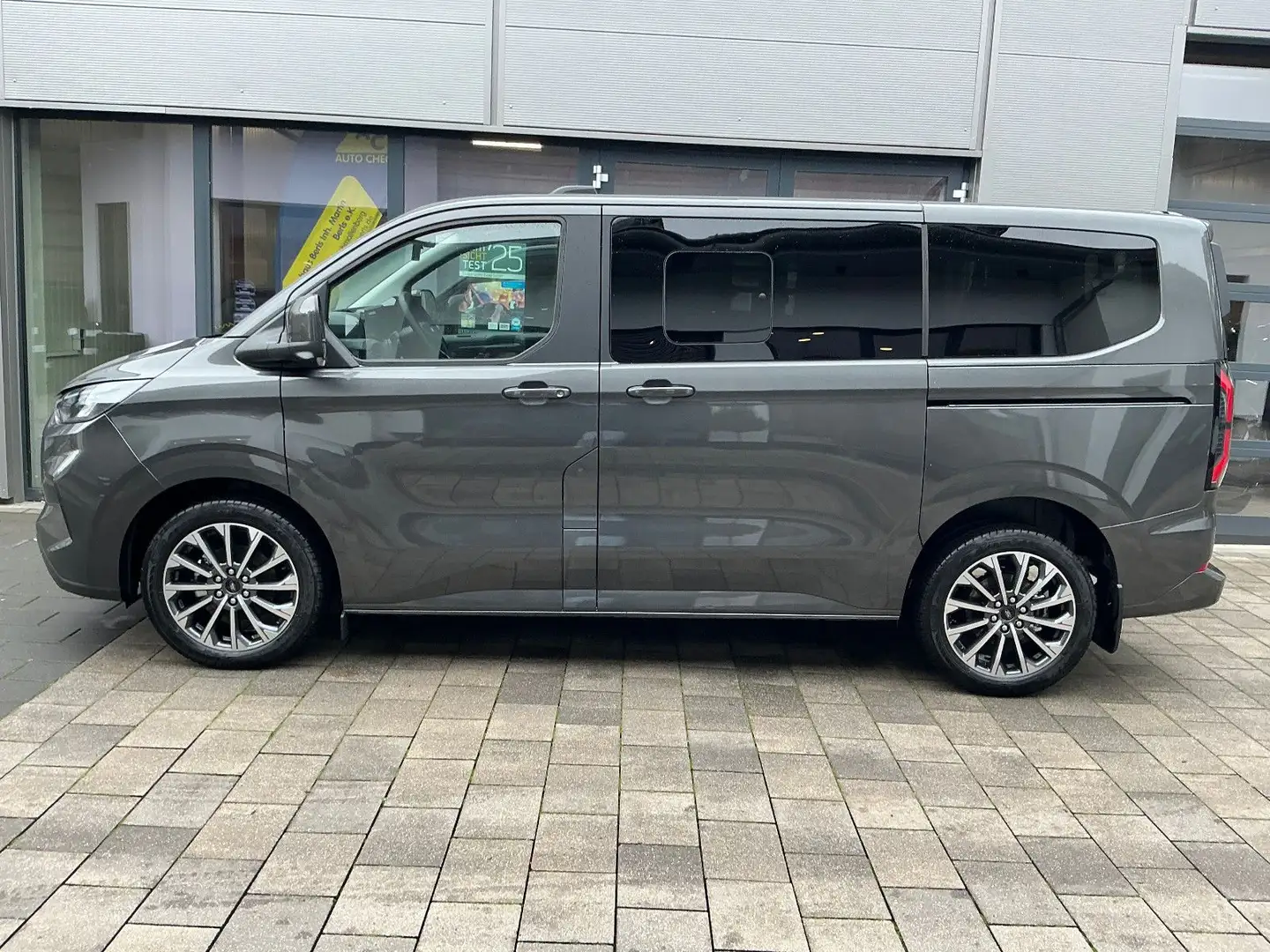 Ford Tourneo Custom L1 Titanium X Grau - 1