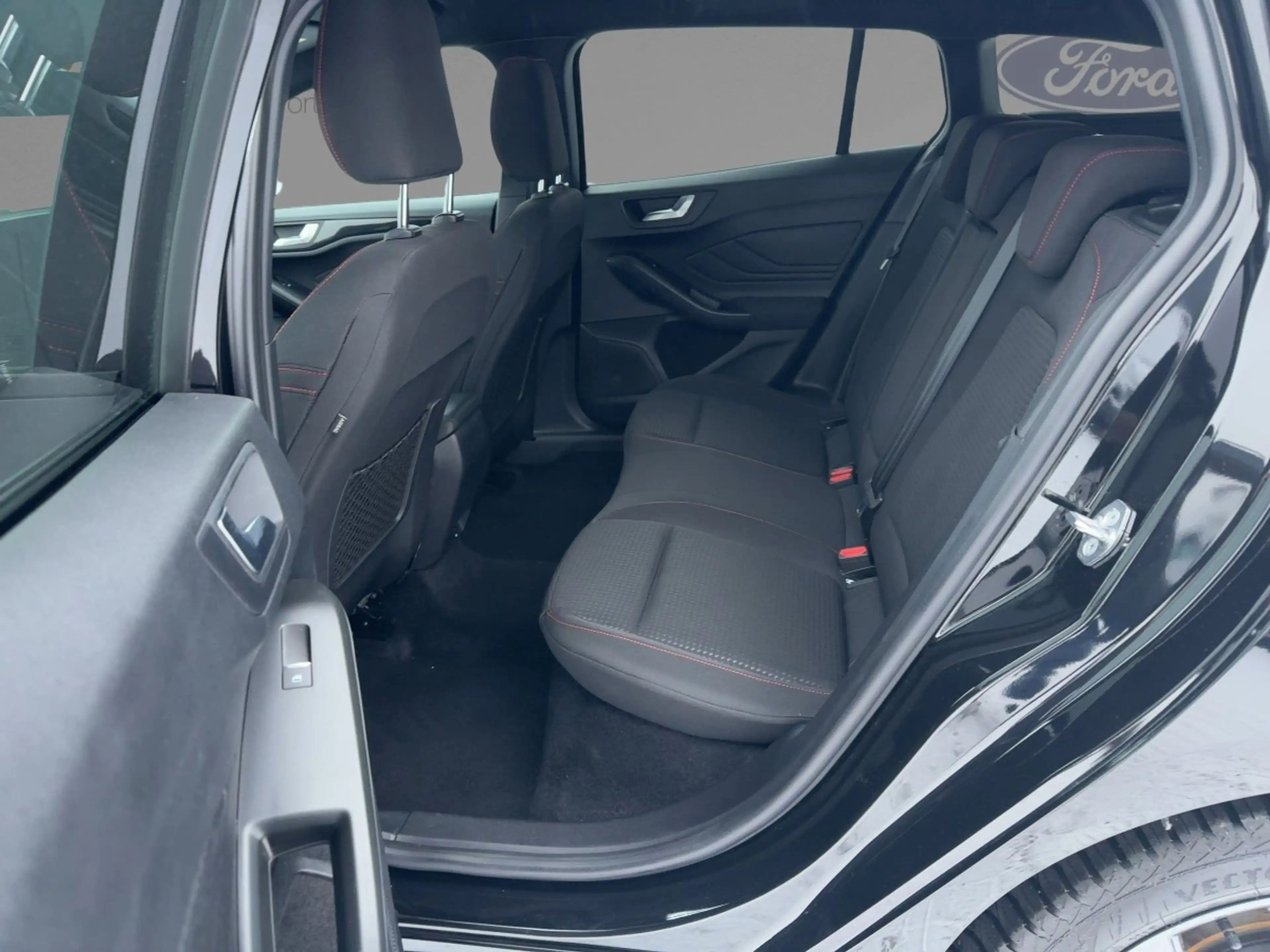 Ford Focus ST-Line LED+AHK+Navi+Kamera+Winterpaket — photo 15